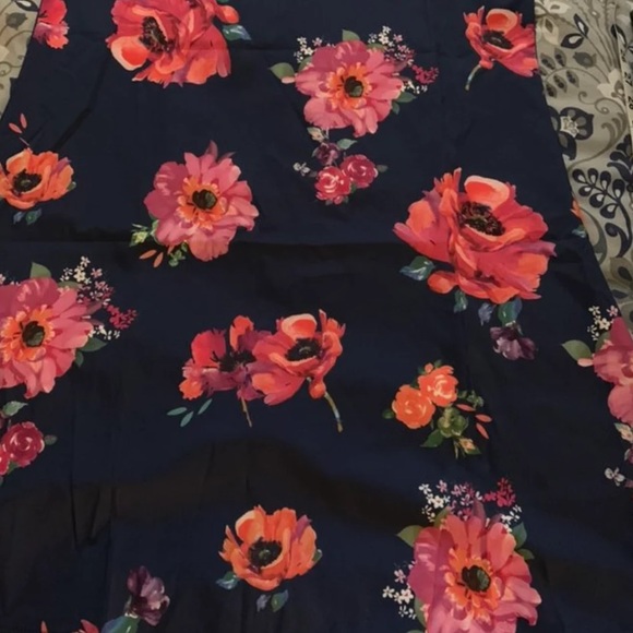 Floral halter dress - Picture 5 of 9